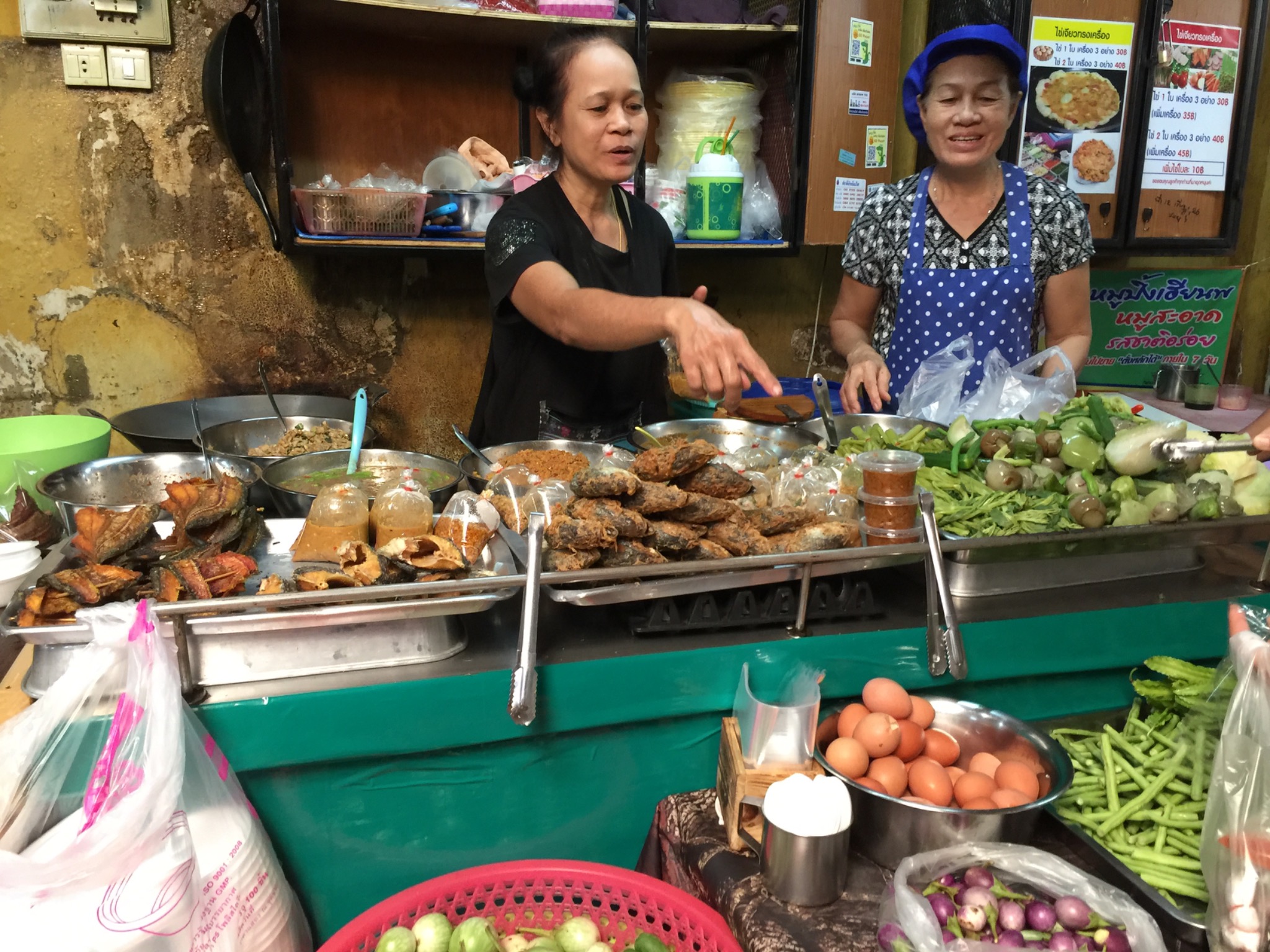 Thailand – Markt mit frischen Zutaten